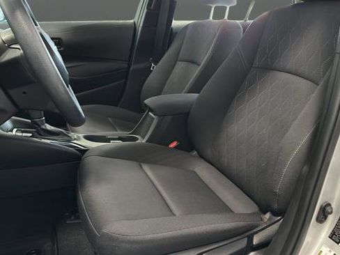 Used 2025 Toyota Corolla LE w/ LE Premium Package FWD image 9