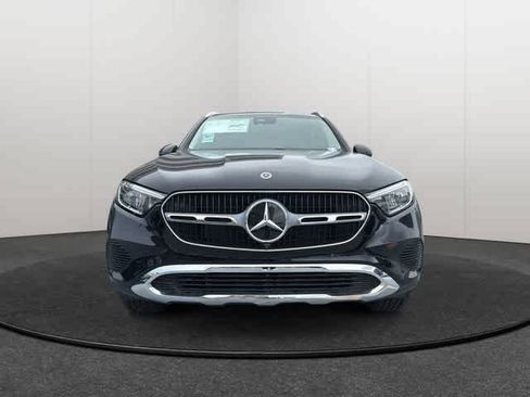 Used 2025 Mercedes-Benz GLC 350e 4MATIC image 2
