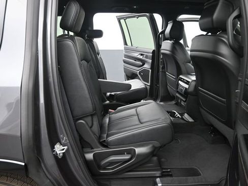 New 2026 Jeep Grand Wagoneer Limited AWD/4WD image 16