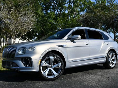 Used 2023 Bentley Bentayga Extended Wheelbase AWD/4WD image 25