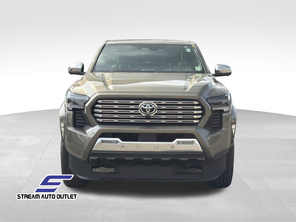 Used 2024 Toyota Tacoma Limited AWD/4WD image 2