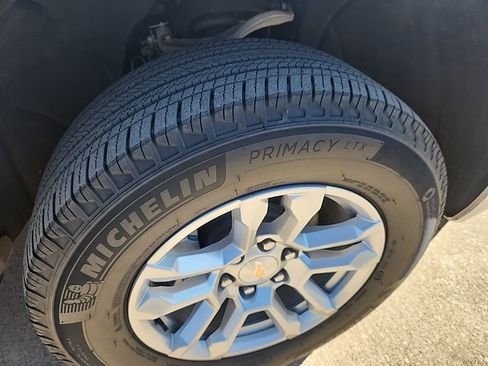 Used 2025 Chevrolet Silverado 1500 LT image 4