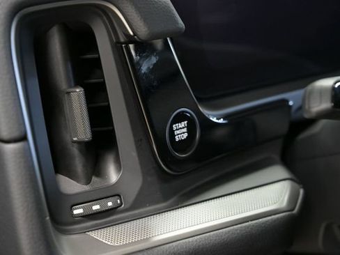 Used 2025 Porsche Cayenne S image 27