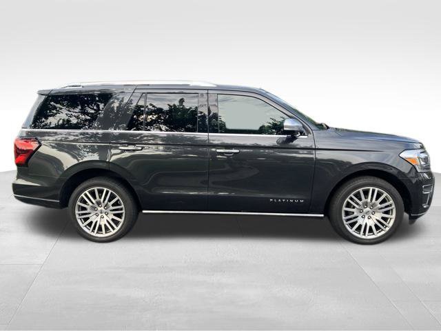Used 2022 Ford Expedition Platinum AWD/4WD image 4