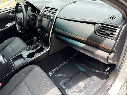Used 2017 Toyota Camry LE FWD image 24