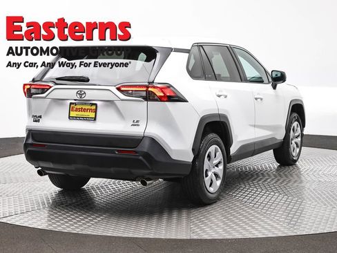 Used 2024 Toyota RAV4 LE AWD/4WD image 5