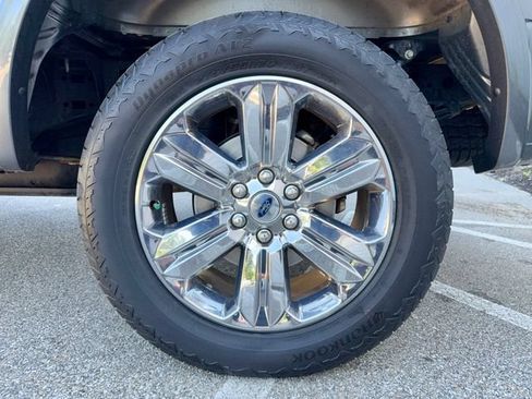 Used 2020 Ford F150 Lariat w/ Equipment Group 502A Luxury AWD/4WD image 38