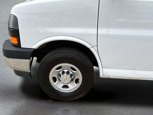 Used 2022 Chevrolet Express 2500 Work Van w/ Driver Convenience Package image 30