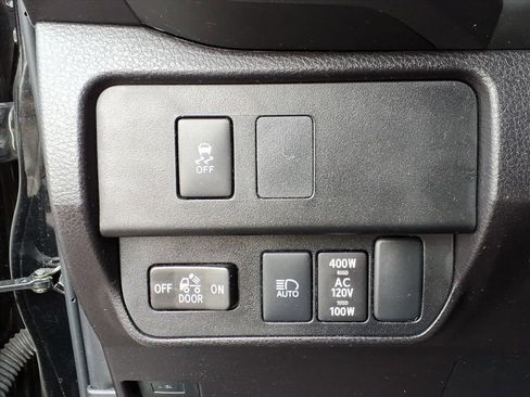 Certified 2023 Toyota Tacoma TRD Off-Road AWD/4WD image 19