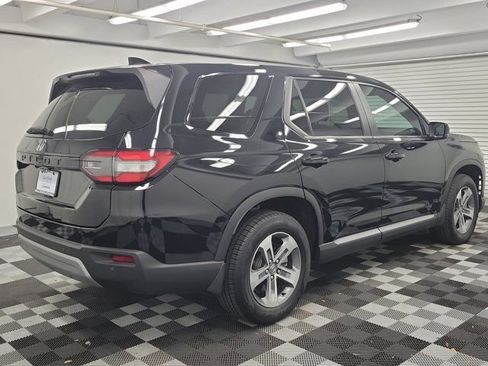 Certified 2025 Honda Pilot EX-L image 6
