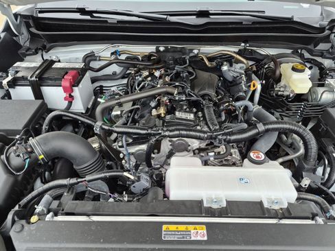 Used 2025 Toyota Tacoma Limited image 10