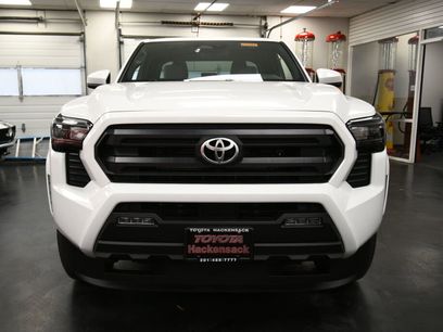 New 2025 Toyota Tacoma SR5