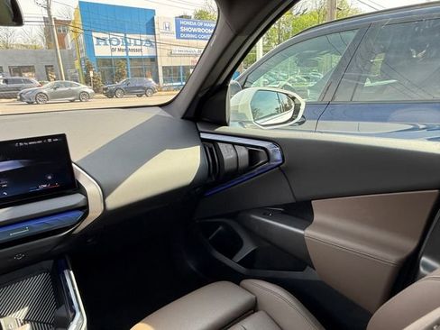 Used 2025 BMW X3 xDrive30i w/ Premium Package AWD/4WD image 15