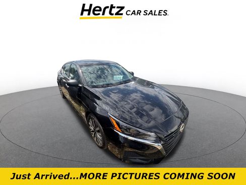 Used 2025 Nissan Altima 2.5 SV FWD image 1