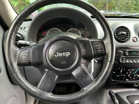 Used 2006 Jeep Liberty Sport AWD/4WD image 9