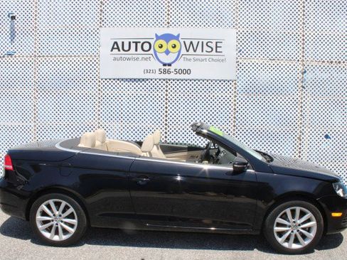 Used 2015 Volkswagen Eos Komfort FWD image 2