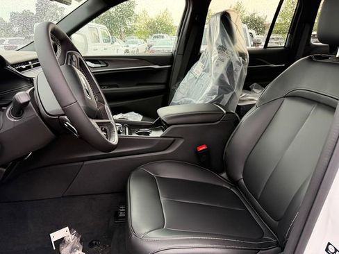 New 2026 Jeep Grand Cherokee Limited image 12