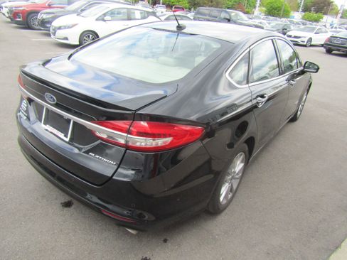 Used 2017 Ford Fusion Energi Platinum FWD image 5