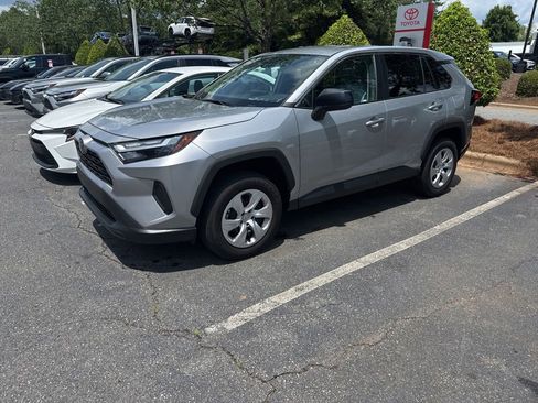 Used 2024 Toyota RAV4 LE FWD image 3
