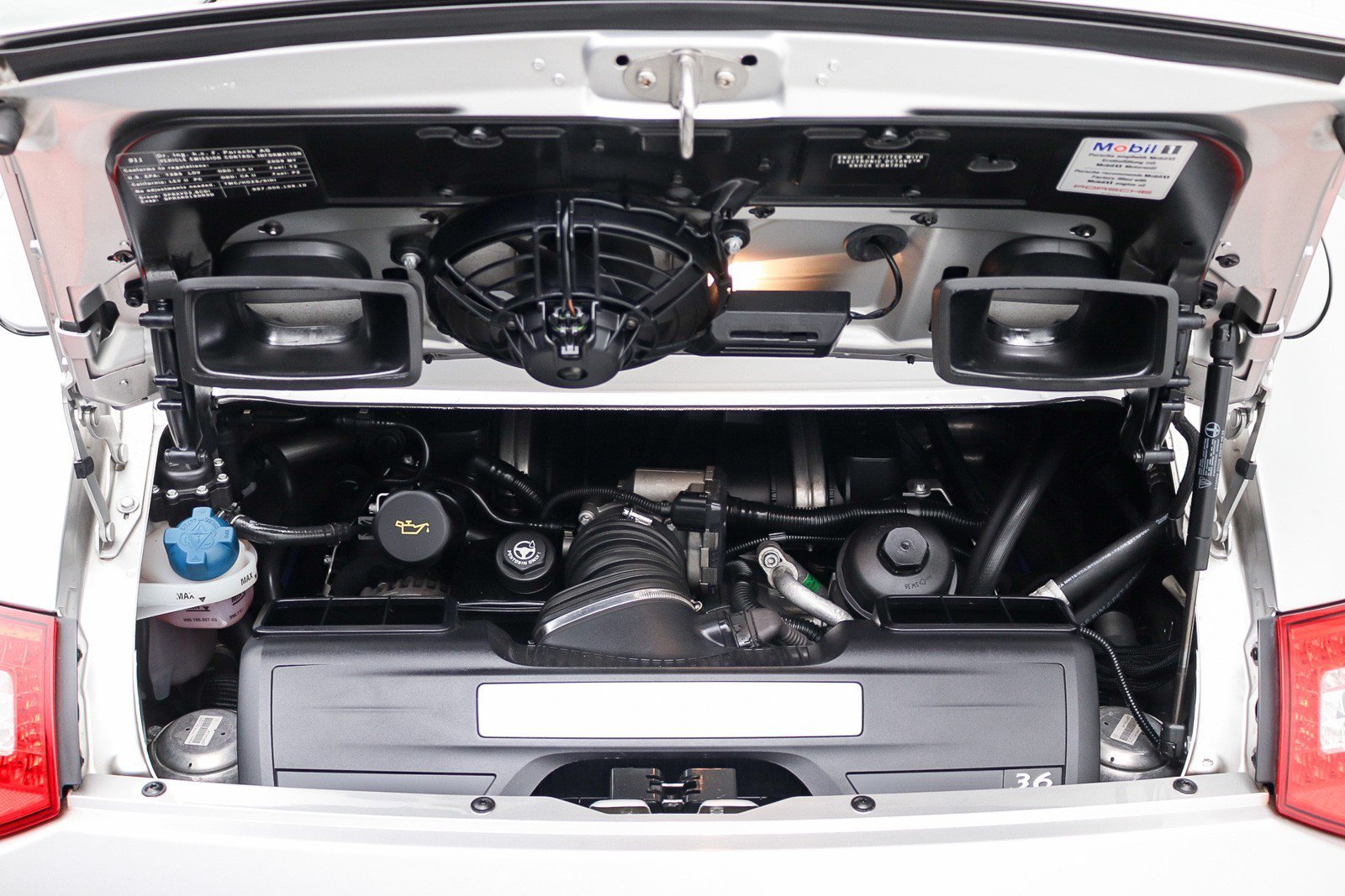 Used 2009 Porsche 911 Carrera RWD image 37