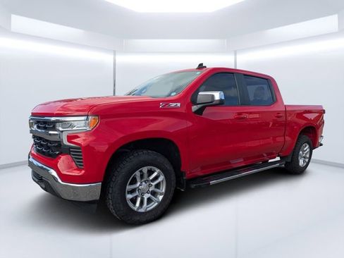 Used 2022 Chevrolet Silverado 1500 LT w/ Z71 Off-Road Package image 7