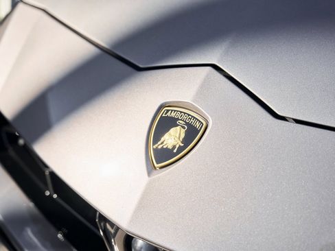 Used 2021 Lamborghini Urus image 7