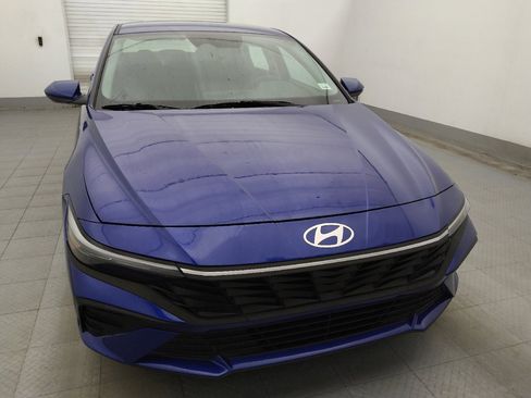 Used 2025 Hyundai Elantra SE FWD image 14