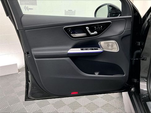 Used 2026 Mercedes-Benz GLC 300 image 24