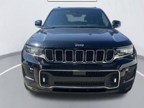 Used 2023 Jeep Grand Cherokee L Overland w/ Luxury Tech Group IV AWD/4WD image 2