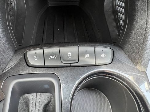 Used 2023 Chevrolet TrailBlazer LT w/ Convenience Package FWD image 3