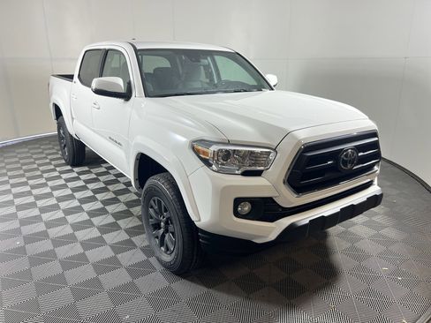 Used 2023 Toyota Tacoma SR5 w/ Technology Package image 1