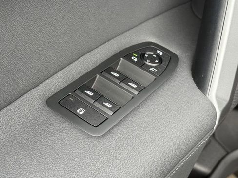 Used 2026 BMW iX xDrive60 w/ M Sport Package image 19