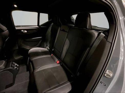 Certified 2023 Volvo XC40 B5 Plus w/ Climate Package AWD/4WD image 29