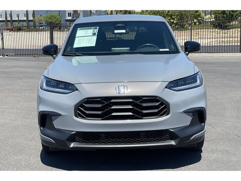 Used 2025 Honda HR-V Sport image 9