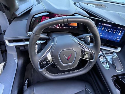 Used 2025 Chevrolet Corvette Stingray image 8