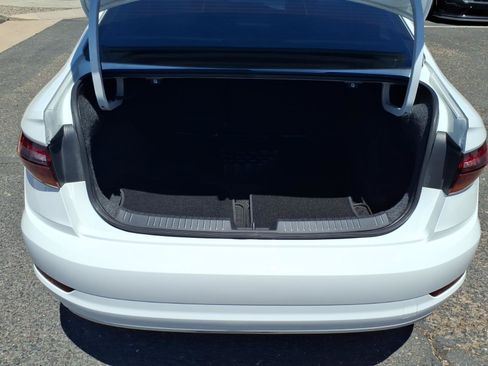 Used 2019 Volkswagen Jetta SE FWD image 18
