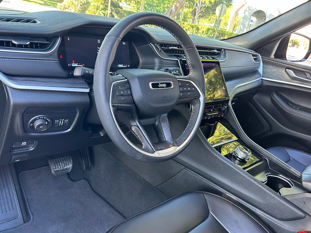 Certified 2025 Jeep Grand Cherokee Limited RWD image 18