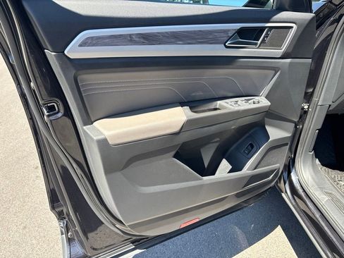 Used 2023 Volkswagen Atlas Cross Sport SE w/ Black Wheel Package AWD/4WD image 5