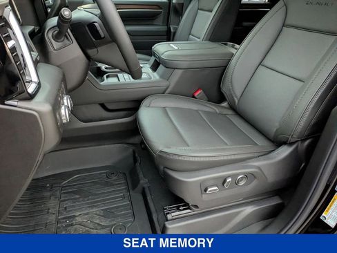 New 2026 GMC Sierra 3500 Denali w/ Denali Reserve Package image 15