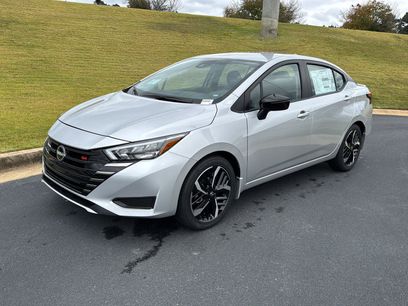 New 2025 Nissan Versa SR w/ Trunk Package