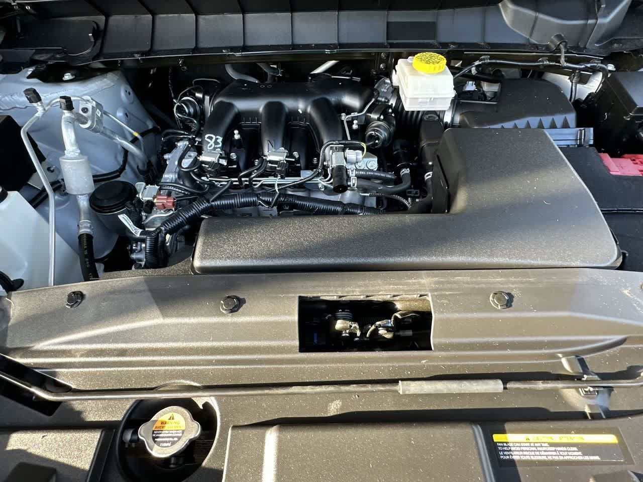 Used 2025 Nissan Pathfinder SV AWD/4WD image 12