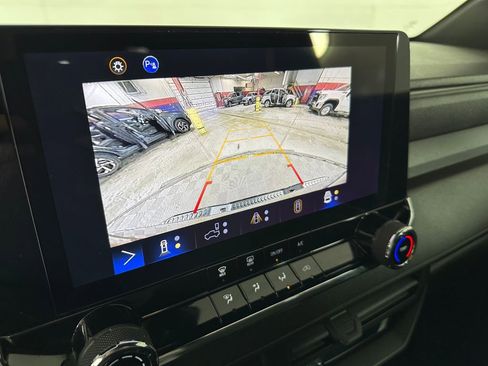 Used 2023 Chevrolet Colorado Trail Boss w/ Technology Package image 22