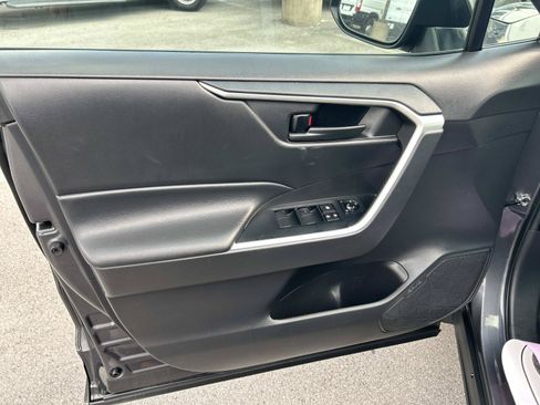 Used 2022 Toyota RAV4 LE AWD/4WD image 26