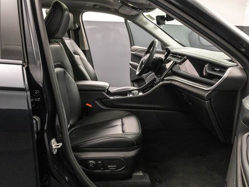 Used 2024 Jeep Grand Cherokee Limited 4xe image 40