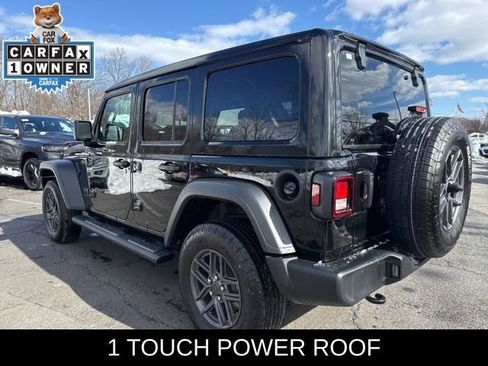 Used 2025 Jeep Wrangler Sport S image 23