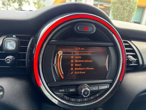 Used 2015 MINI Cooper 4-Door Hardtop FWD image 6