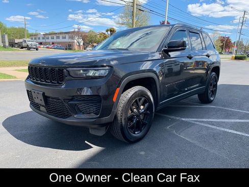 Used 2024 Jeep Grand Cherokee Altitude AWD/4WD image 8