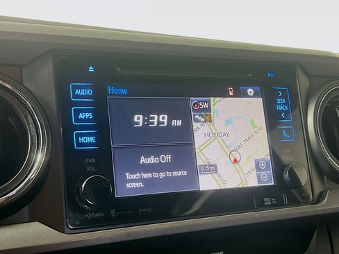 Used 2017 Toyota Tacoma TRD Off-Road w/ Tow Package RWD image 28