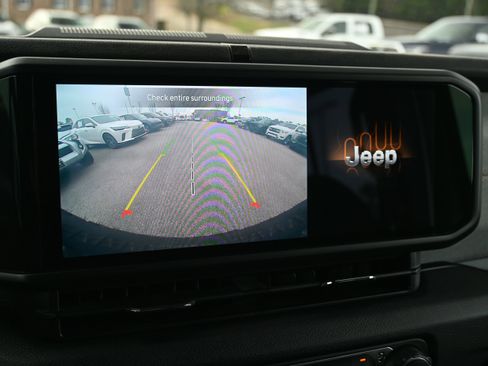 Used 2024 Jeep Wrangler Willys image 14