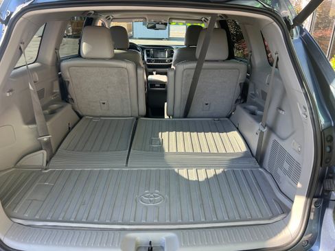 Used 2015 Toyota Highlander Limited image 8